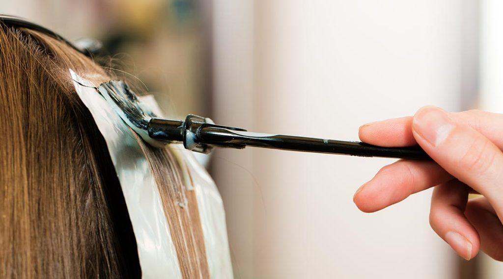 Responsabilité du salon de coiffure : condamnation pour des brûlures du cuir chevelu – Avocat AVIGNON