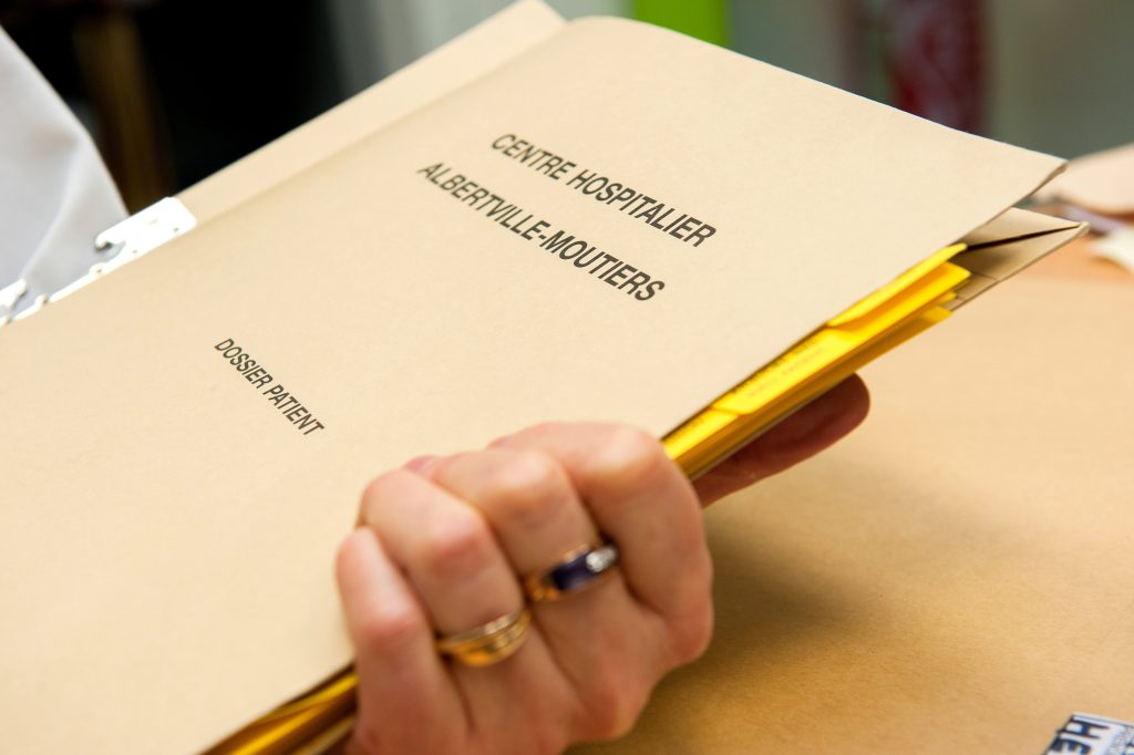 Secret médical : l’assureur peut-il produire un rapport d'expertise malgré l’opposition de la victime ?